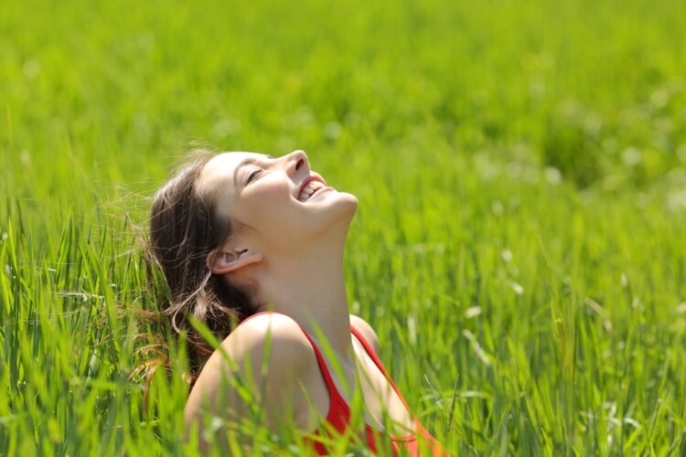 ヨガが花粉症に効果的な理由